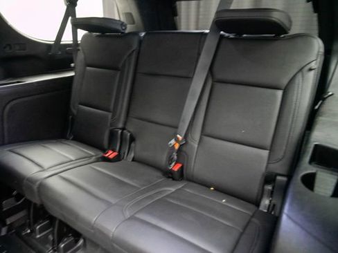 Used 2021 Chevrolet Suburban LT image 25