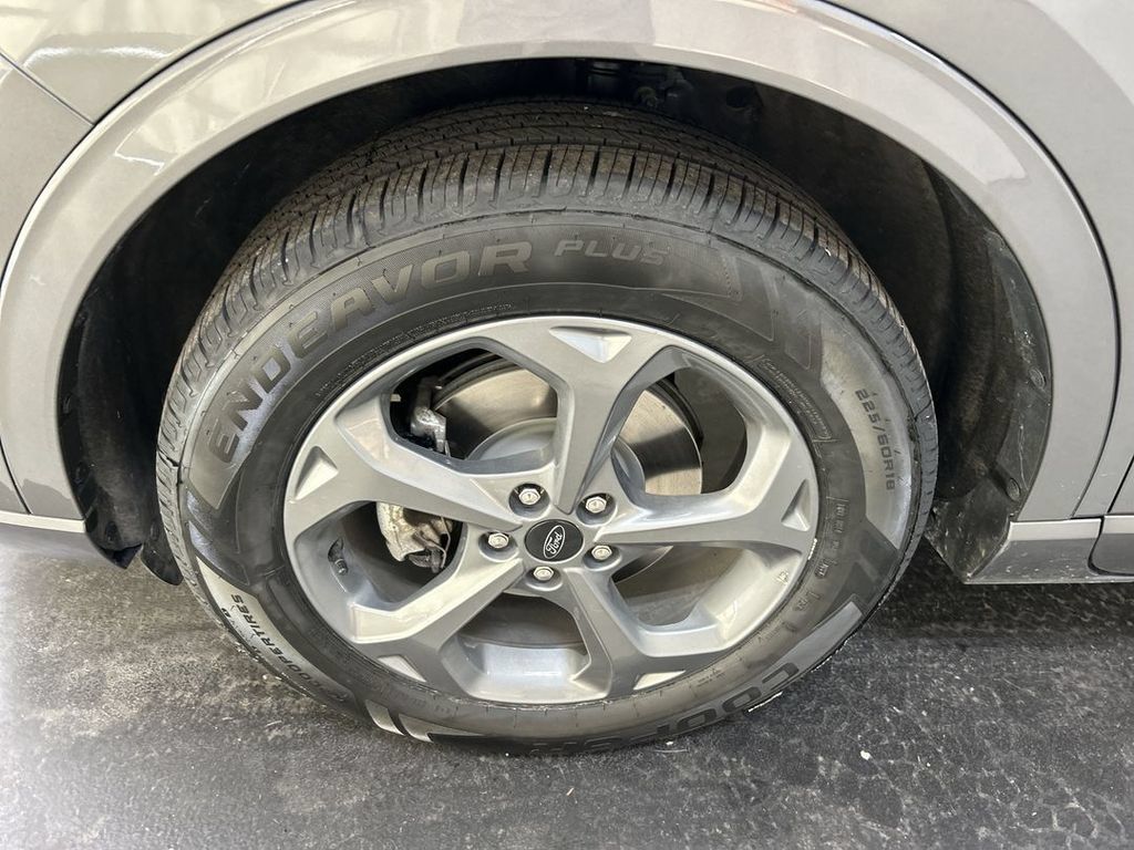 Used 2024 Ford Escape ST-Line AWD/4WD image 8
