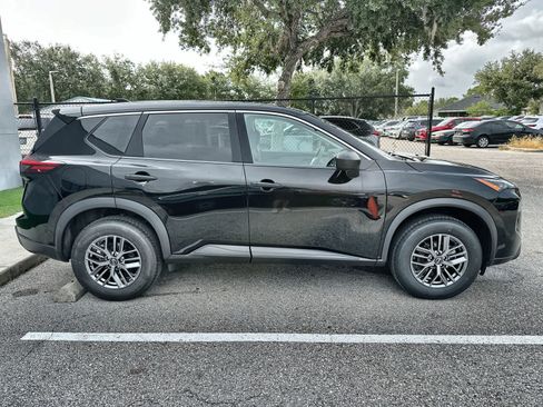Used 2024 Nissan Rogue S AWD/4WD image 10
