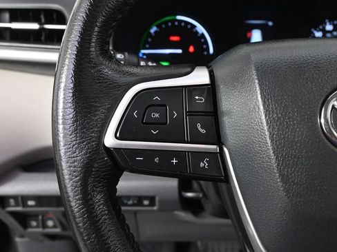 Used 2021 Toyota Sienna XLE w/ XLE Plus Package AWD/4WD image 32