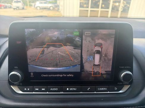 Used 2023 Nissan Rogue SL FWD image 11