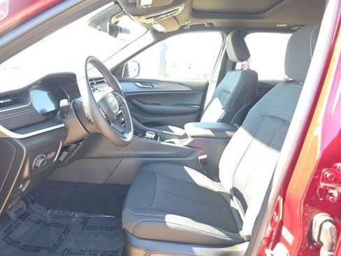 New 2025 Jeep Grand Cherokee Laredo X w/ Luxury Tech Group I image 12