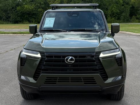 Used 2025 Lexus GX 550 w/ Accessory Package (2T) AWD/4WD image 5