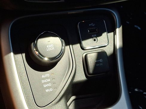 Used 2018 Jeep Compass Latitude w/ Popular Equipment Group AWD/4WD image 24
