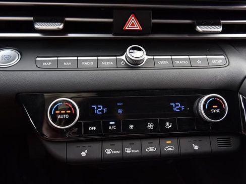 Used 2023 Hyundai Elantra SEL w/ Convenience Package FWD image 14