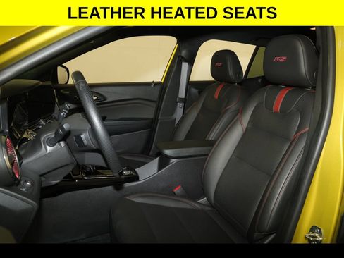 Used 2024 Chevrolet Trax RS w/ Sunroof Package FWD image 4