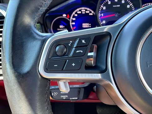 Used 2020 Porsche Cayenne AWD/4WD image 25
