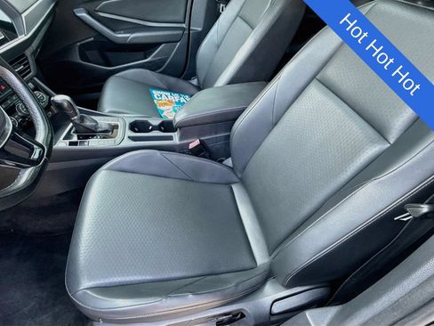 Used 2019 Volkswagen Jetta SE w/ Cold Weather Package FWD image 15