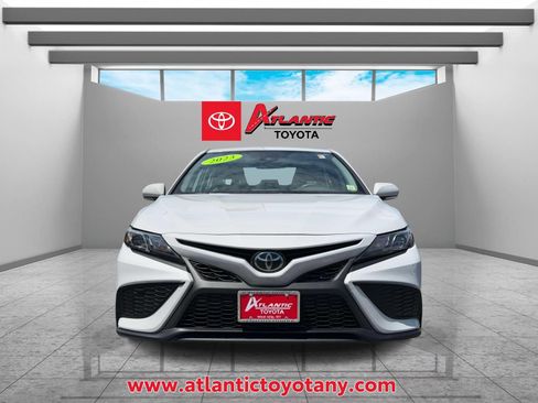 Used 2023 Toyota Camry SE AWD/4WD image 2