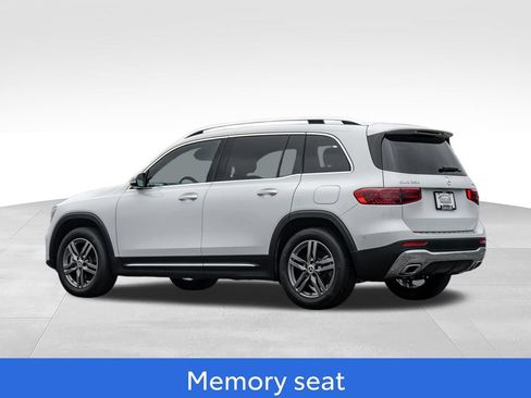 Used 2024 Mercedes-Benz GLB 250 4MATIC w/ Winter Heating Package image 5