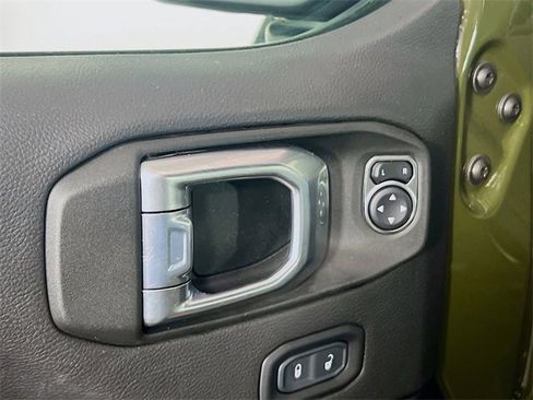Used 2022 Jeep Wrangler Unlimited Sahara image 17