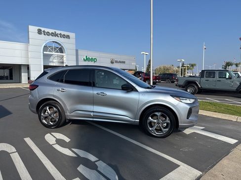 Used 2024 Ford Escape ST-Line image 3