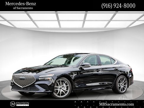 Used 2025 Genesis G70 2.5T image 1