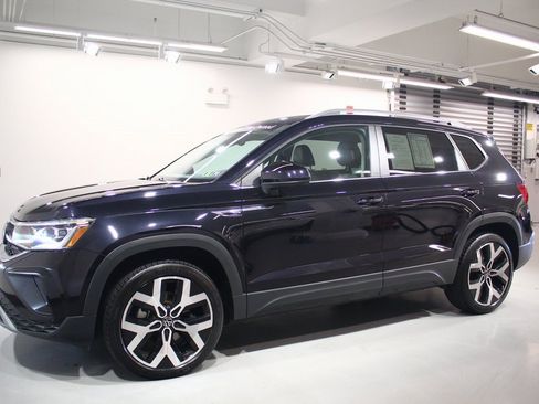 Used 2022 Volkswagen Taos SEL image 15