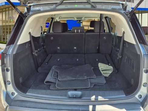 Used 2025 Nissan Pathfinder SV FWD image 24