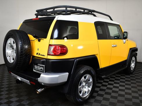 Used 2007 Toyota FJ Cruiser 4WD image 6