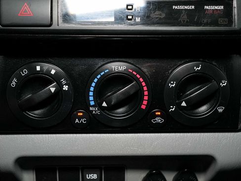 Used 2012 Toyota Tacoma PreRunner w/ SR5 Pkg RWD image 22
