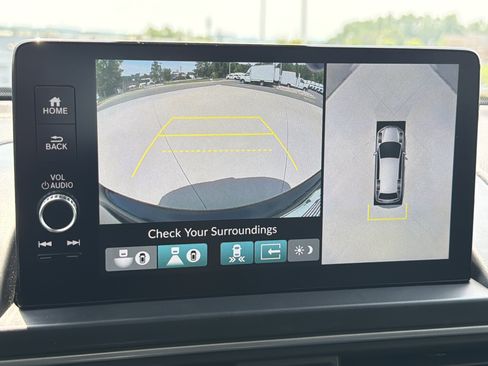 Used 2025 Honda Pilot Elite image 25