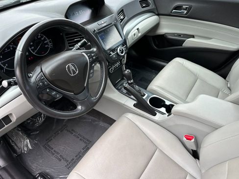 Used 2017 Acura ILX w/ Premium Package image 10