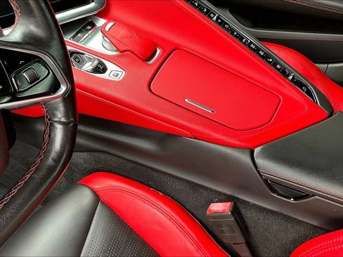 Used 2022 Chevrolet Corvette Stingray Preferred Cpe w/ Z51 Performance Package RWD image 19