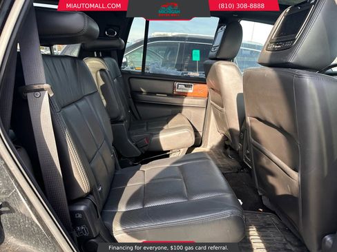 Used 2014 Lincoln Navigator Sport Utility 4D image 26