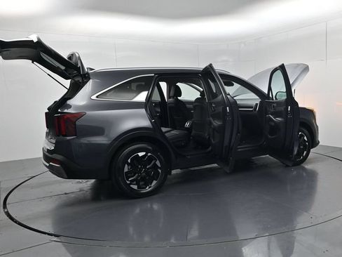 Certified 2024 Kia Sorento S FWD image 58