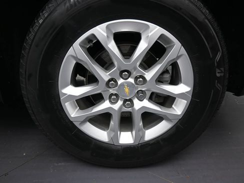 Used 2022 Chevrolet Traverse LS FWD image 10