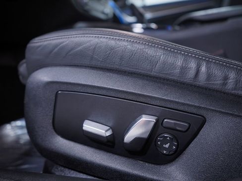 Used 2023 BMW 530e w/ Premium Package image 18