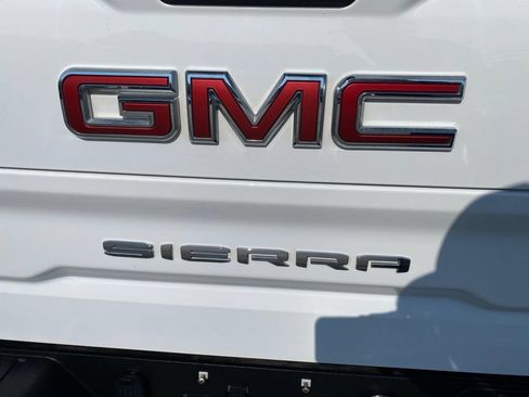 Used 2025 GMC Sierra 1500 SLT AWD/4WD image 14