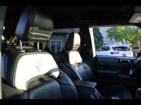Used 2021 Ford Bronco Badlands image 8