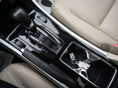 Used 2016 Honda Accord EX-L image 28