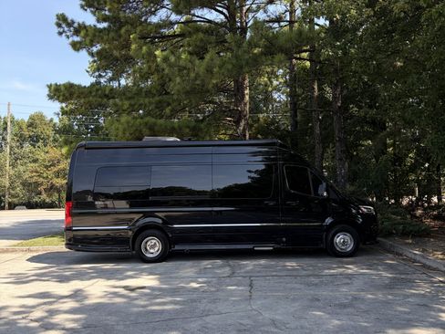 Used 2020 Mercedes-Benz Sprinter 3500 image 5