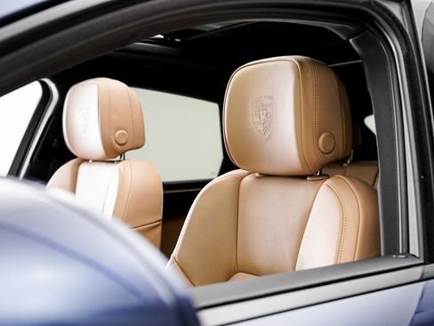 Used 2025 Porsche Macan image 10