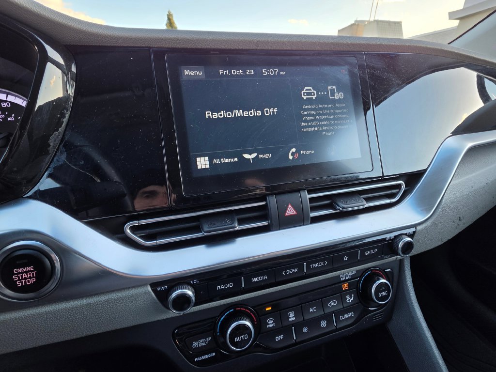 Used 2020 Kia Niro LXS FWD image 27