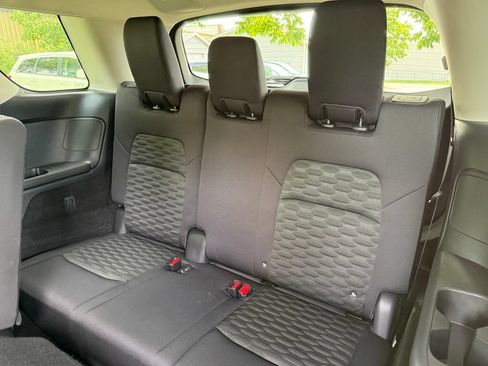 Used 2022 Nissan Pathfinder S AWD/4WD image 19