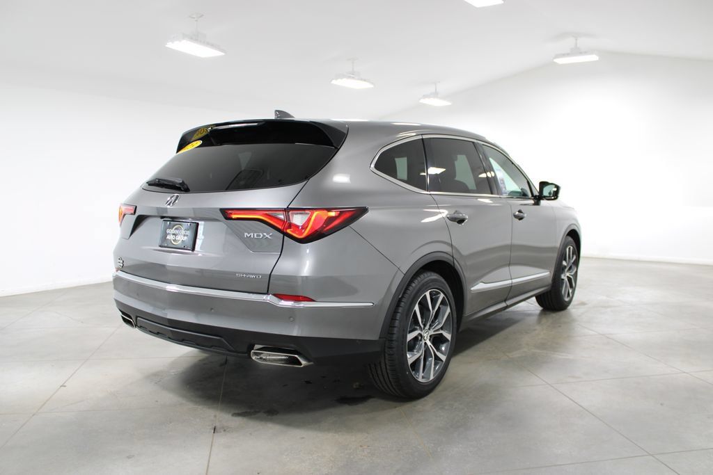 Used 2023 Acura MDX w/ Technology Package AWD/4WD image 10