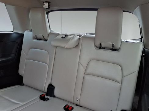 Used 2026 Nissan Pathfinder SL FWD image 10