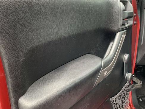 Used 2013 Jeep Wrangler Sport AWD/4WD image 17