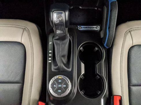 Certified 2022 Ford Bronco Wildtrak AWD/4WD image 12