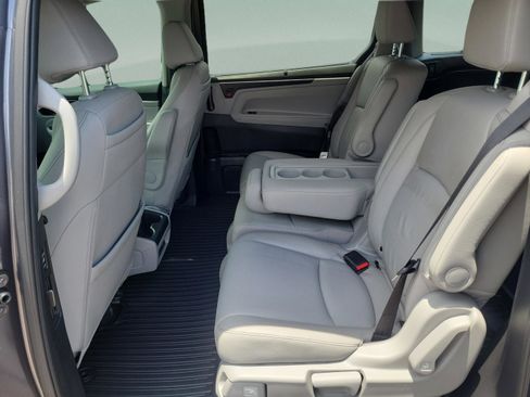 Used 2024 Honda Odyssey Touring image 9