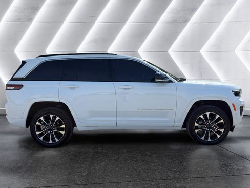 Used 2025 Jeep Grand Cherokee Overland w/ Adv Protech Group III AWD/4WD image 8