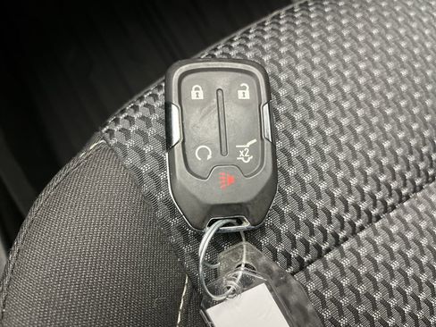 Certified 2023 GMC Acadia SLE w/ Driver Convenience Package image 29