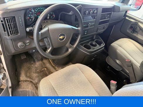 Used 2015 Chevrolet Express 2500 Extended RWD image 12