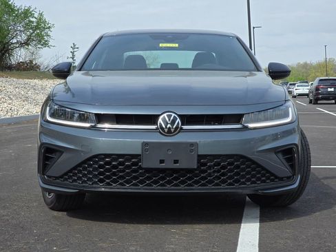 Used 2025 Volkswagen Jetta Sport FWD image 15