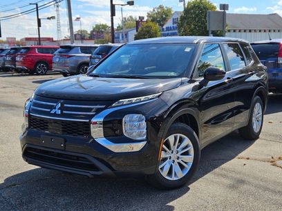 New 2025 Mitsubishi Outlander ES