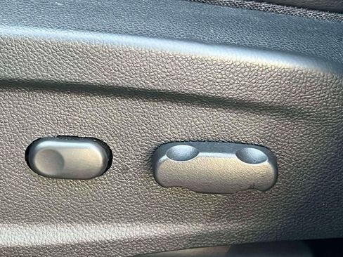 Used 2019 Chevrolet Trax LT w/ LT Convenience Package image 20