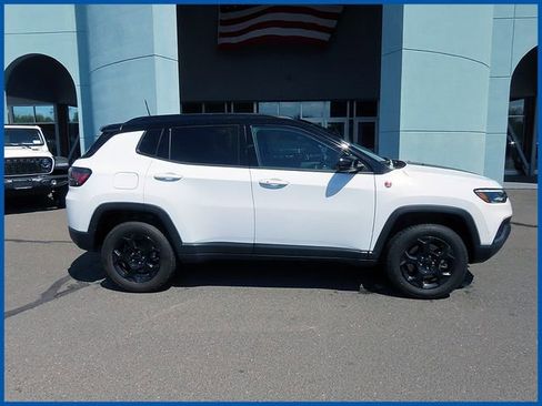 Used 2023 Jeep Compass Trailhawk w/ Trailhawk Elite Group AWD/4WD image 1