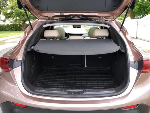 Used 2018 INFINITI QX30 Premium w/ Navigation Package AWD/4WD image 14