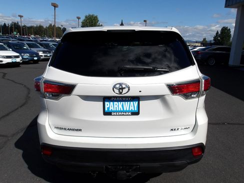 Used 2015 Toyota Highlander XLE image 4