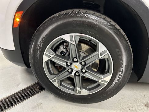 Used 2024 Chevrolet Blazer LT w/ Convenience Package image 9